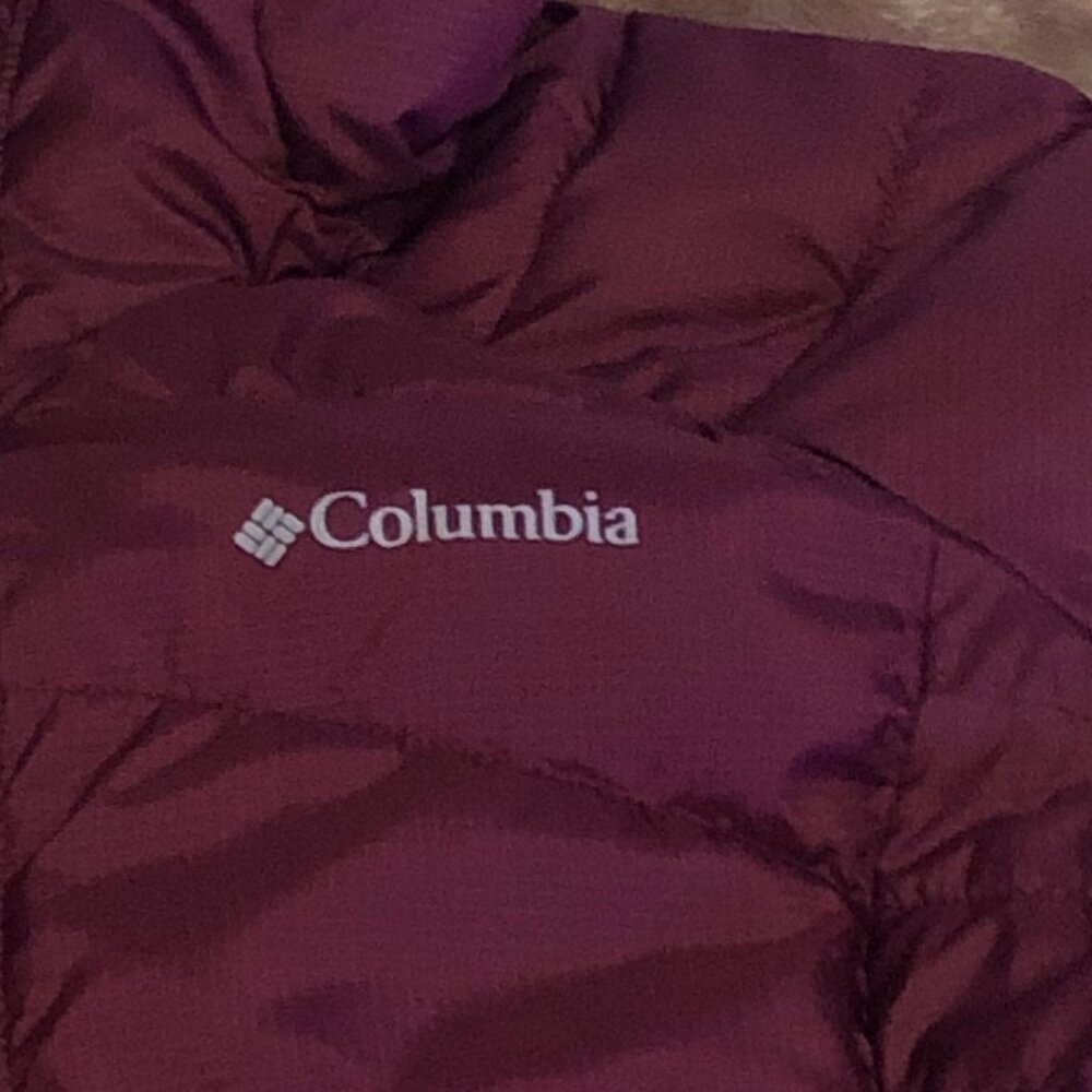 Womens Columbia Insulated, Puffer Long Hemmed Jacket (Burgundy Color)